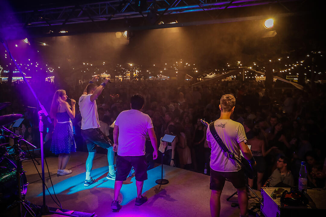 Impressionen vom größten Weinfest in Franken!