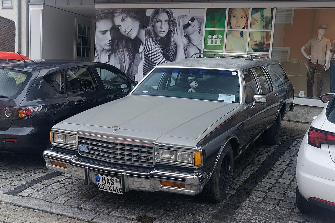 Historische Automobile und Motorräder