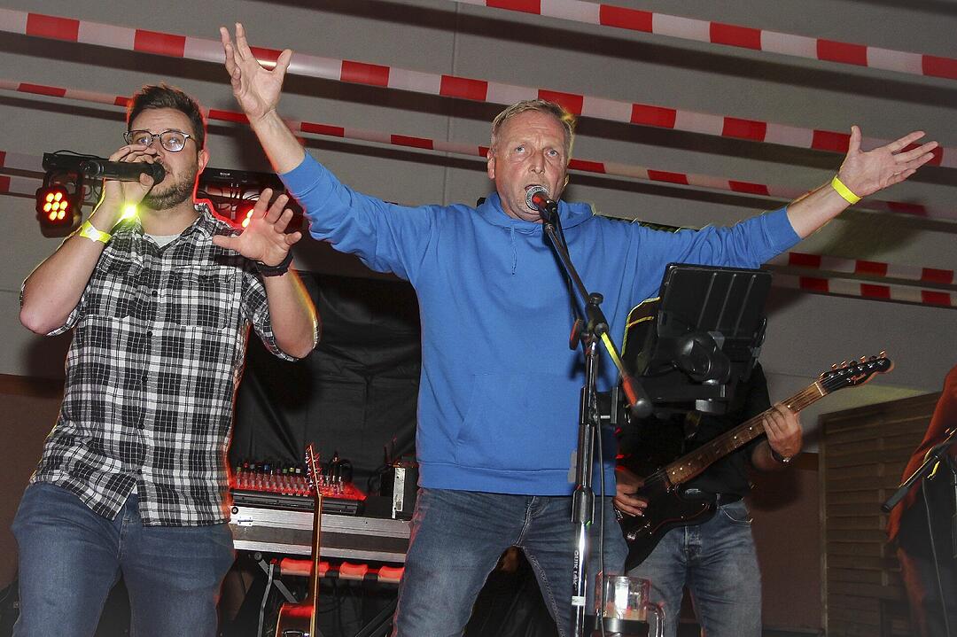 Es spielte die Partyband "Musik die3".