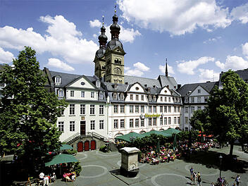 Koblenz: Der Platz "Am Plan" mit der Liebfrauenkirche im Hintergrund