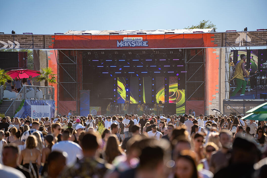 Mit vielen internationalen und nationalen Live-Acts!