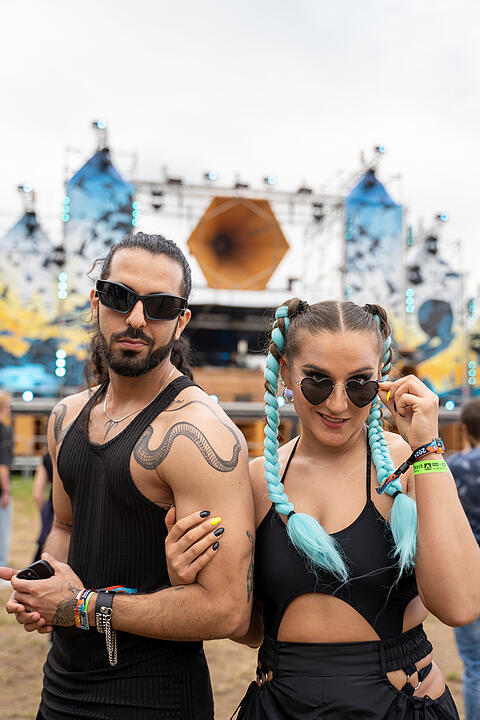 Sommer. Sonne. Tanzen. Techno. Bass!