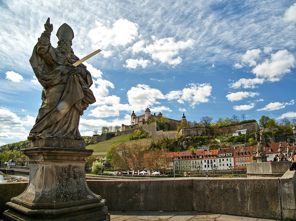 Festung Marienberg oberhalb des Mains in Würzburg
