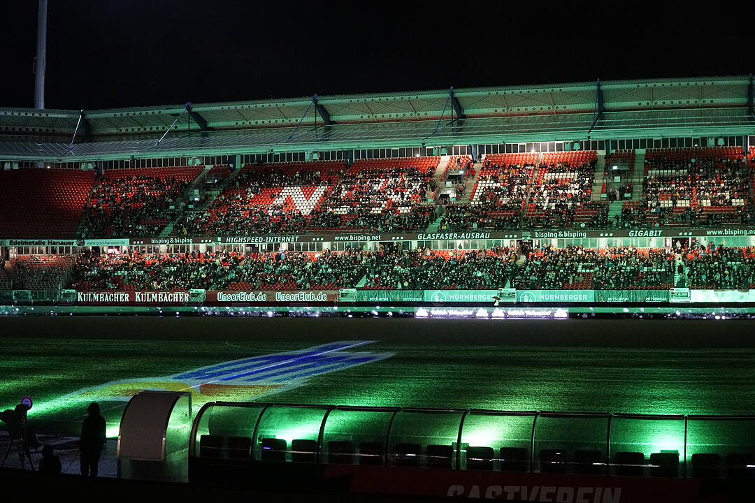 Endlich wieder: Impressionen vom Große Nürnberger Adventssingen 2022 im Max-Morlock-Stadion