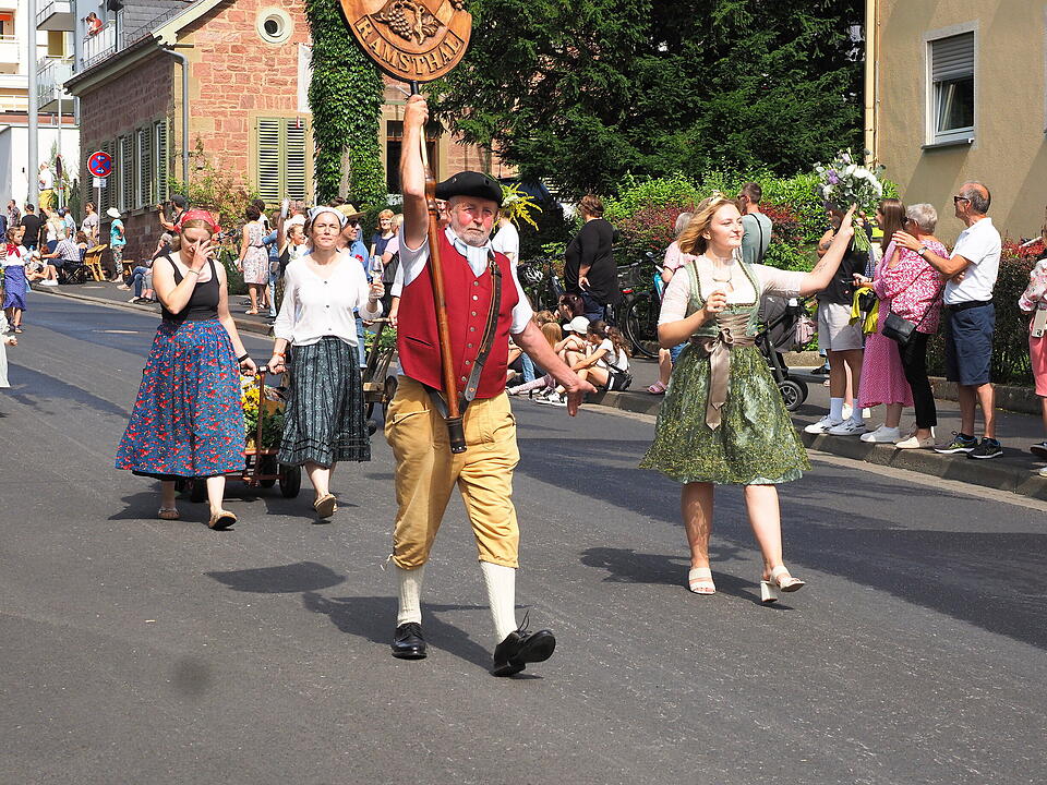 Großer historischer Festzug durch Bad Kissingen!