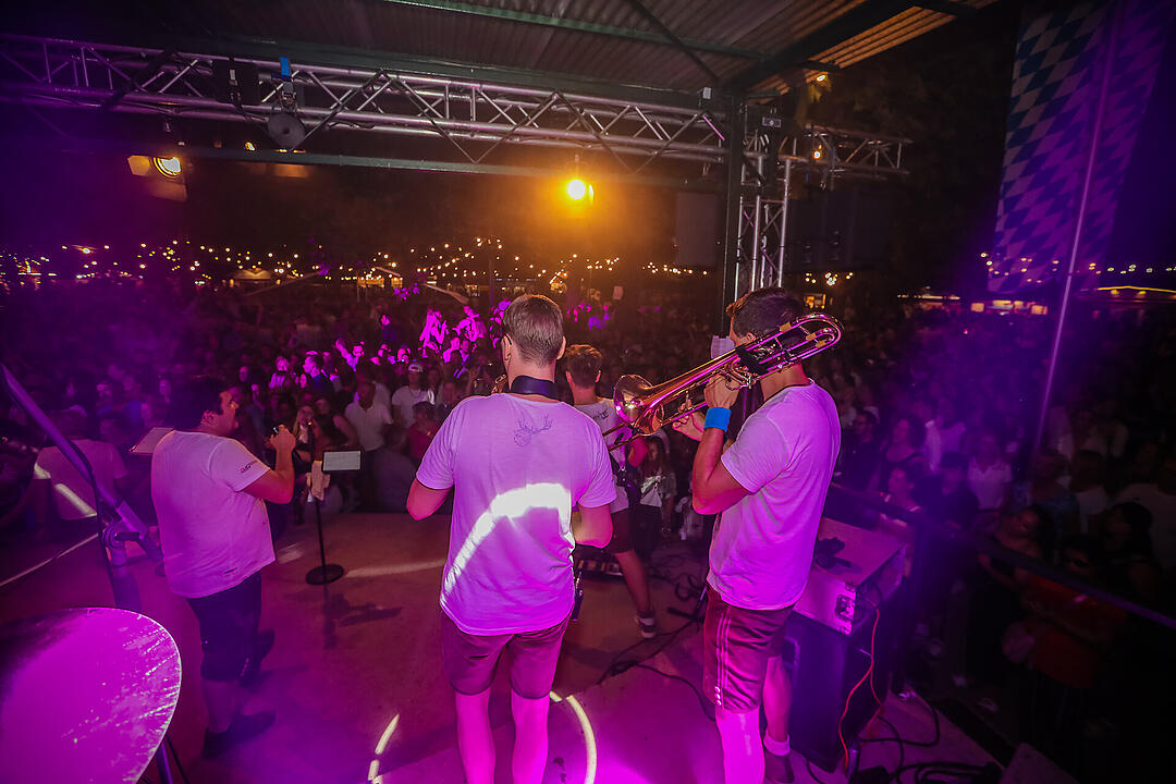 Impressionen vom größten Weinfest in Franken!