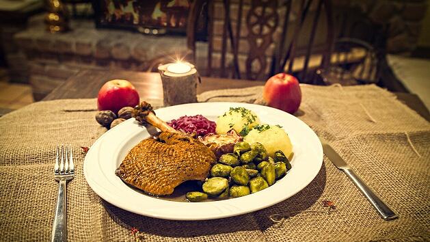 Wer kennt und liebt ihn nicht, den weihnachtlichen Gänsebraten?