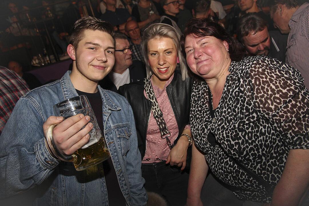 Klasse Party-Stimmung  am ersten Weihnachtsfeiertag