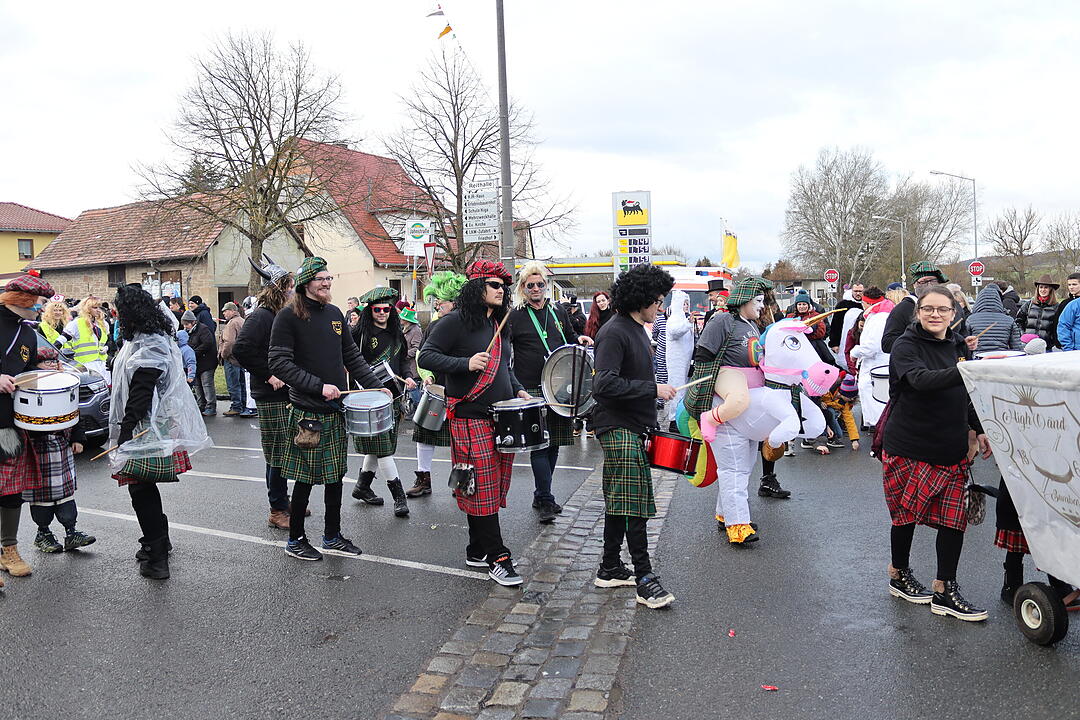Die Hauptstrasse wurde zur Partymeile