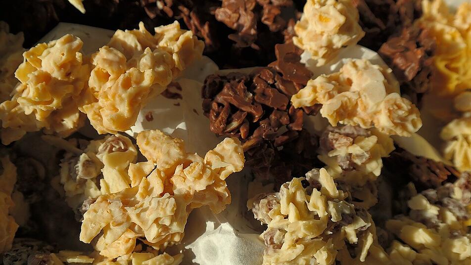 Schoko-Crossies mit heller und dunkler Schokolade