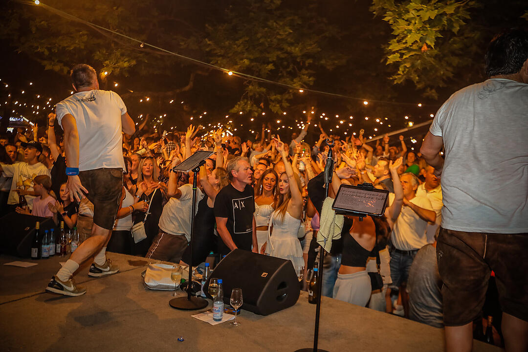Impressionen vom größten Weinfest in Franken!