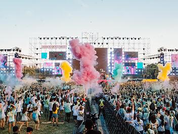 Buntes Treiben, gute Musik und ausgelassene Stimmung bieten kleinere Festivals in der Region Trier.