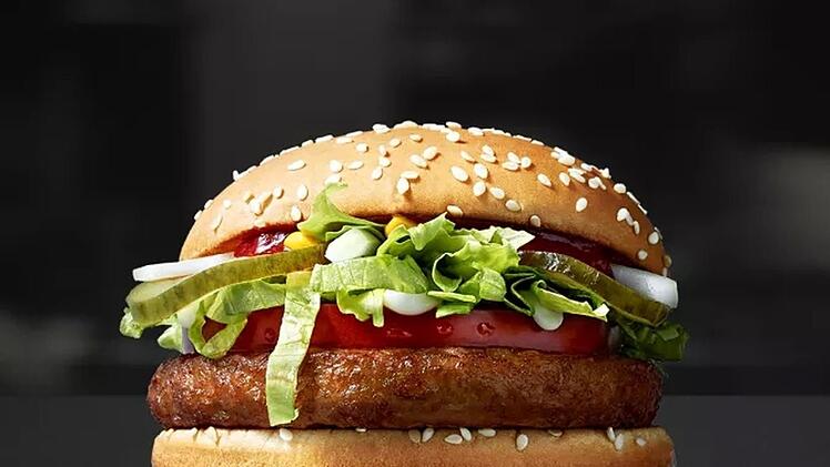 In Schnellrestaurants der Kette McDonald's gibt es bald auch einen veganen Burger. Wird der McVegan auch nach Deutschland kommen? Foto: McDonald's