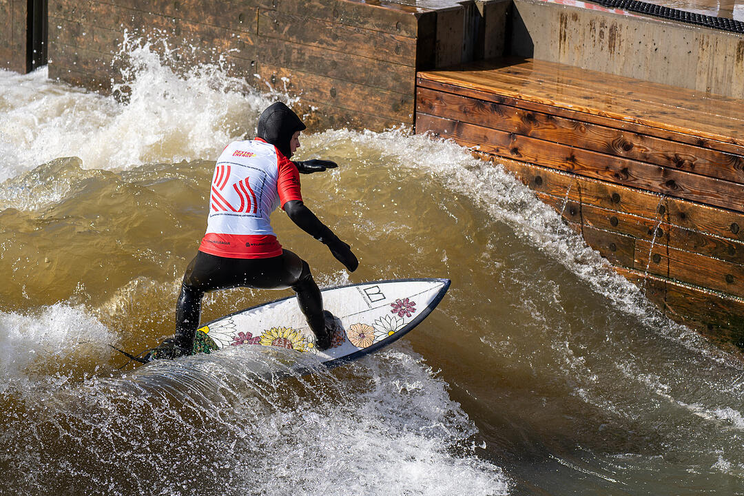 Die Surferwelle mitten in Nürnberg