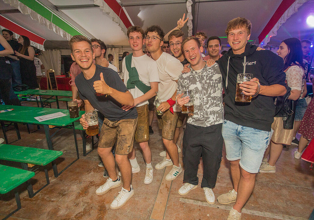 Die Cover- und Partyband "Tasty 7" spielten am Samstag.