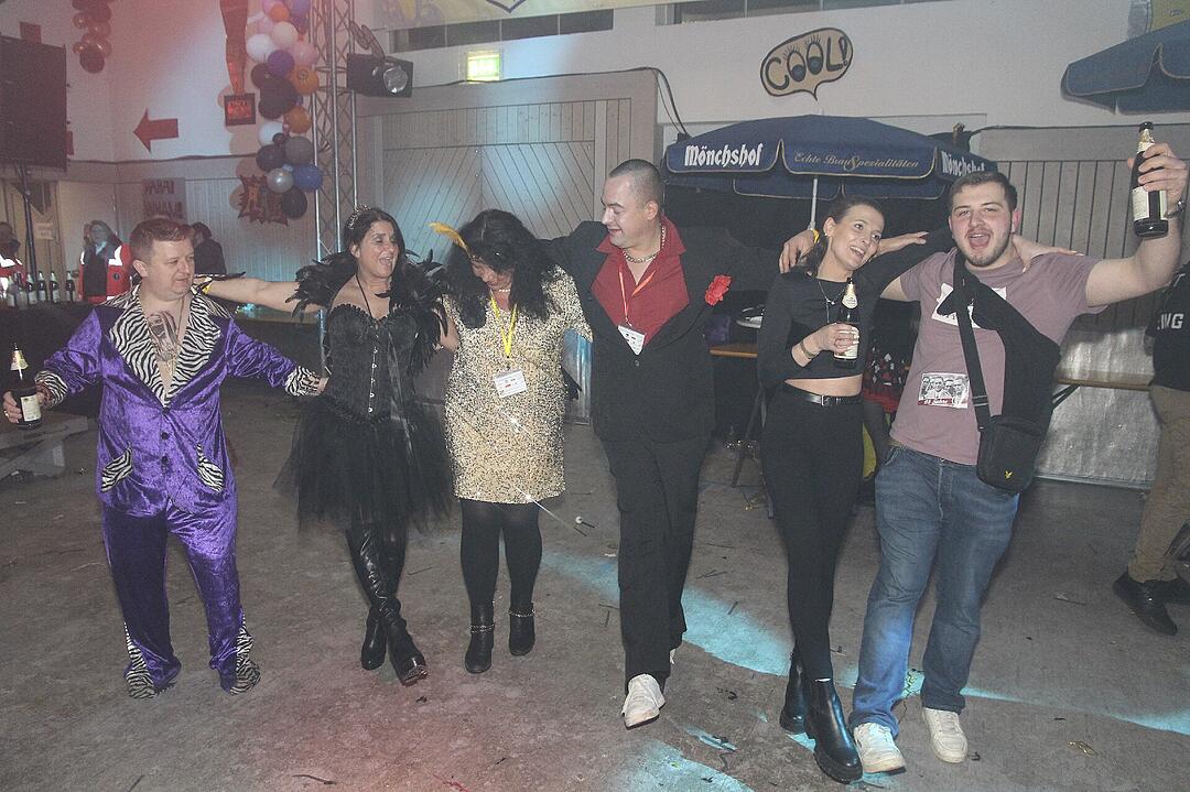 Beste Stimmung beim Kupferberger Blütenfasching!