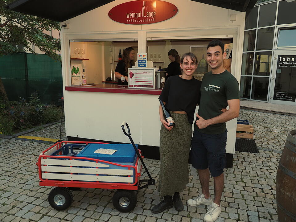 Das Weinfest zieht tausende Besucher an.