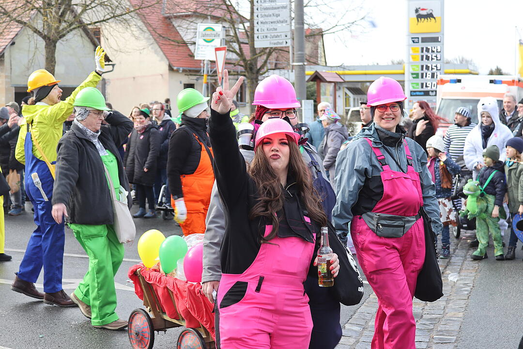 Die Hauptstrasse wurde zur Partymeile