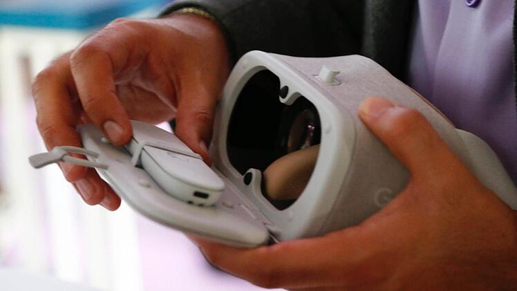 Die Brille "Daydream View"  Foto: John G. Mabanglo, dpa