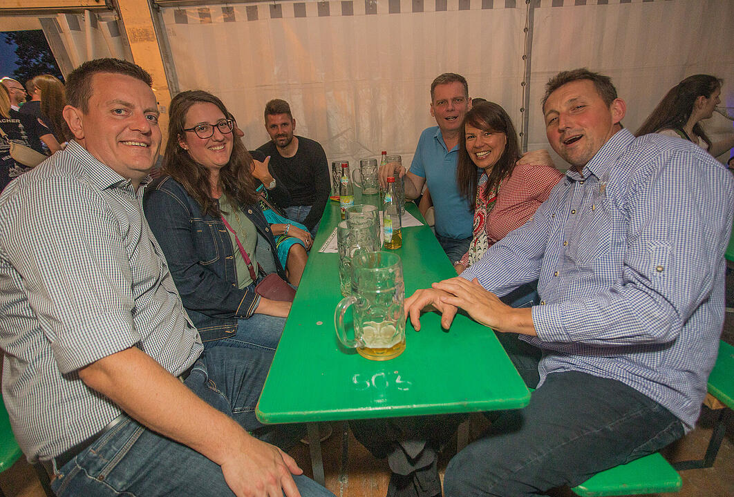 Die Cover- und Partyband "Tasty 7" spielten am Samstag.