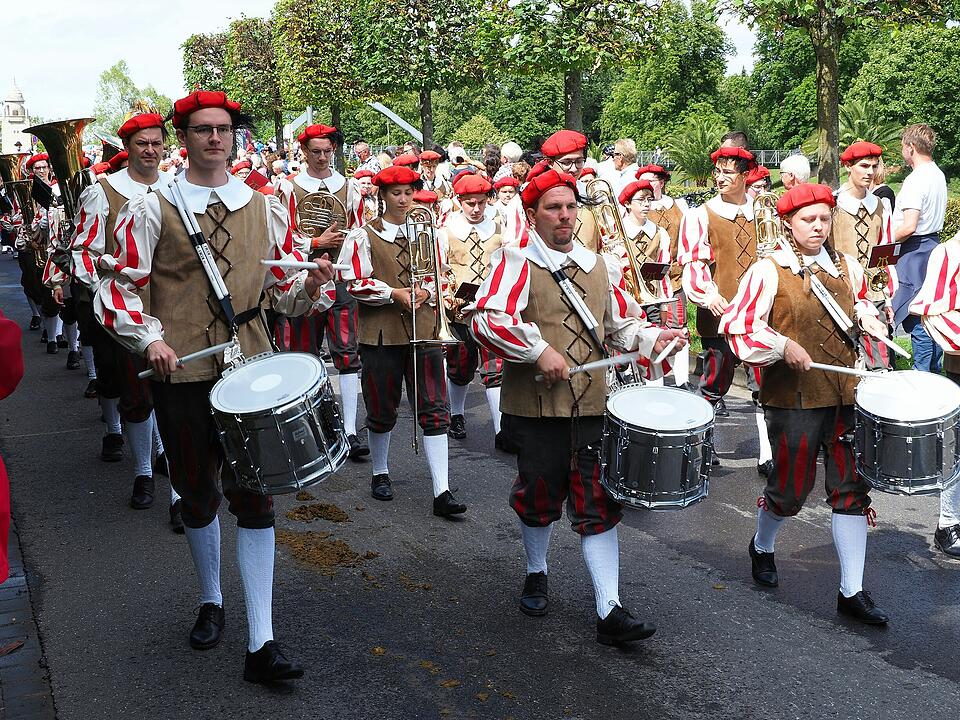 Großer historischer Festzug durch Bad Kissingen!