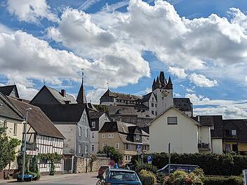 Das Grafenschloss über Diez verleiht der Altstadt ihren besonderen Charme.
