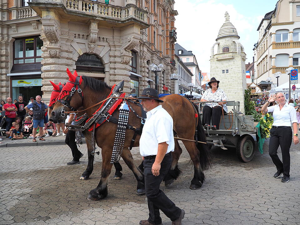 Großer historischer Festzug durch Bad Kissingen!