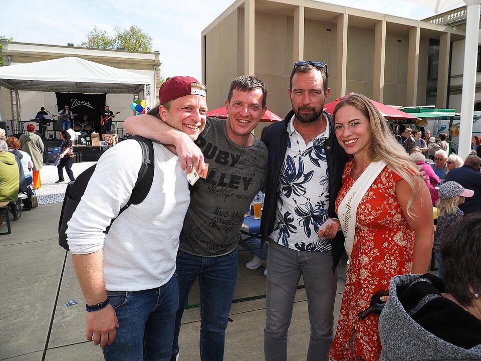 Viele Attraktionen für Groß und Klein, Live-Musik und kulinarische Highlights waren geboten.