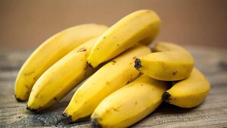 "öko-Test" hat verschiedene Bananen im Labor untersuchen lassen. Viele Produkte sind von Pestiziden betroffen. Foto: Symbolbild/pixabay.com/GabiSanda