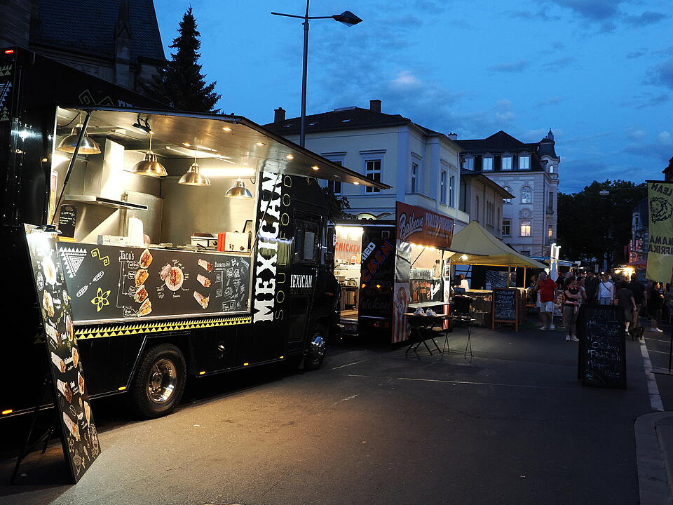 Burger, BBQ und Spezialitäten aus verschiedenen Ländern!