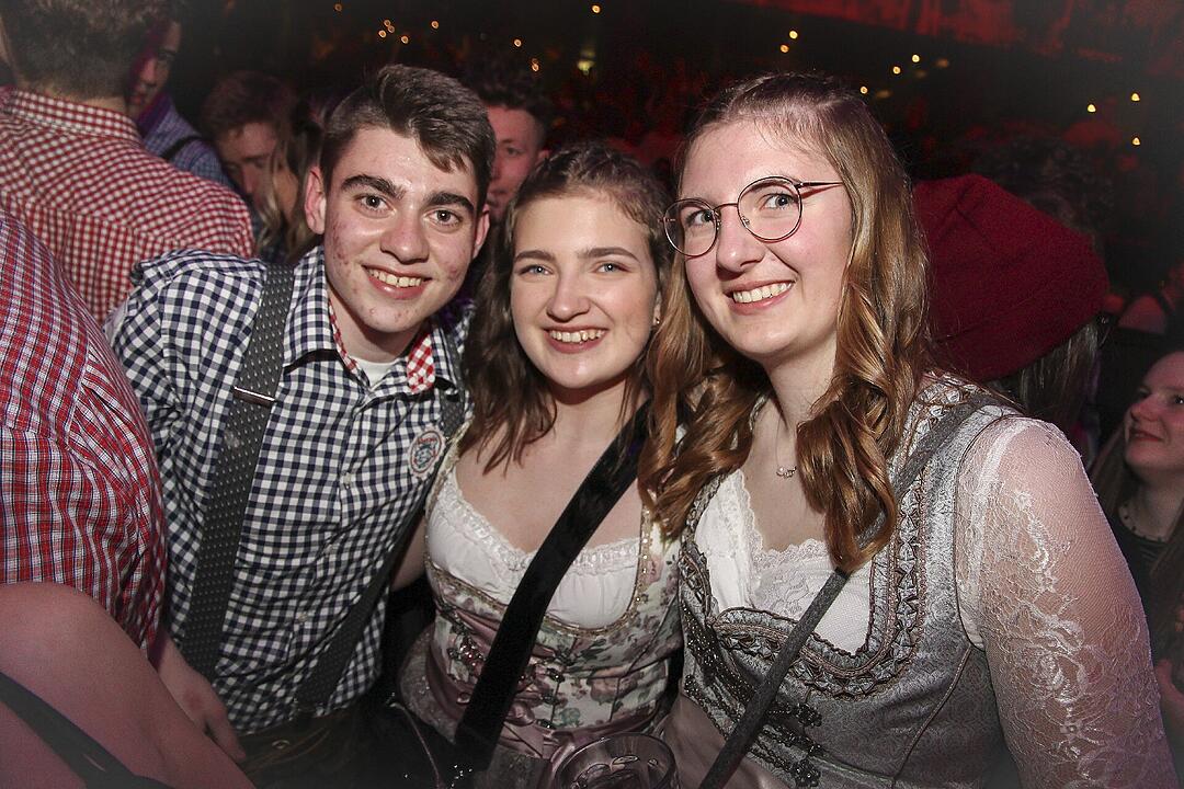 Heavy Volxmusic im Tanzcenter
