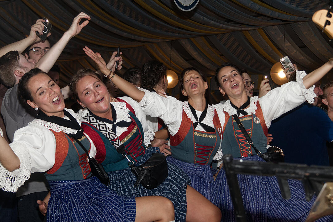 Das Herbstfest ist eröffnet.