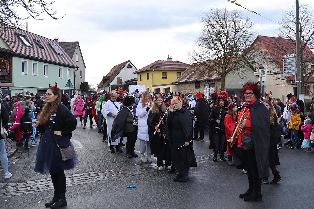 Die Hauptstrasse wurde zur Partymeile