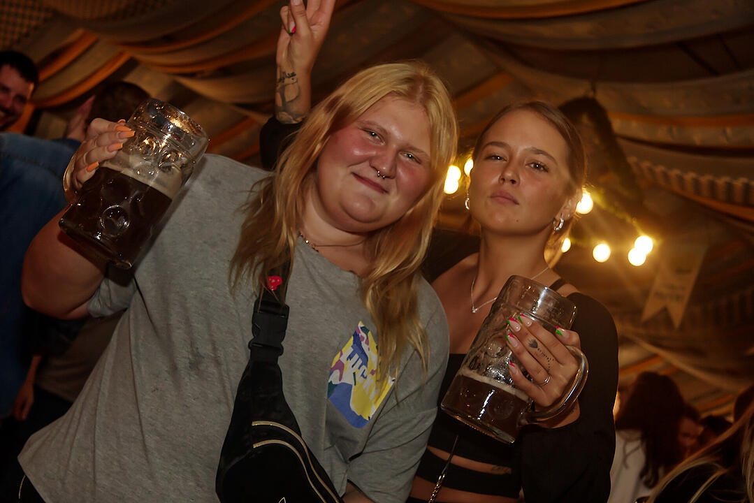 Beste Stimmung beim zweitgrößten Volksfest Bayerns