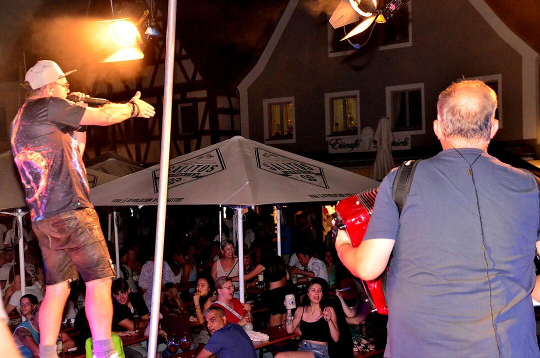 Auf dem Marktplatz Ebermannstadt wird gefeiert!