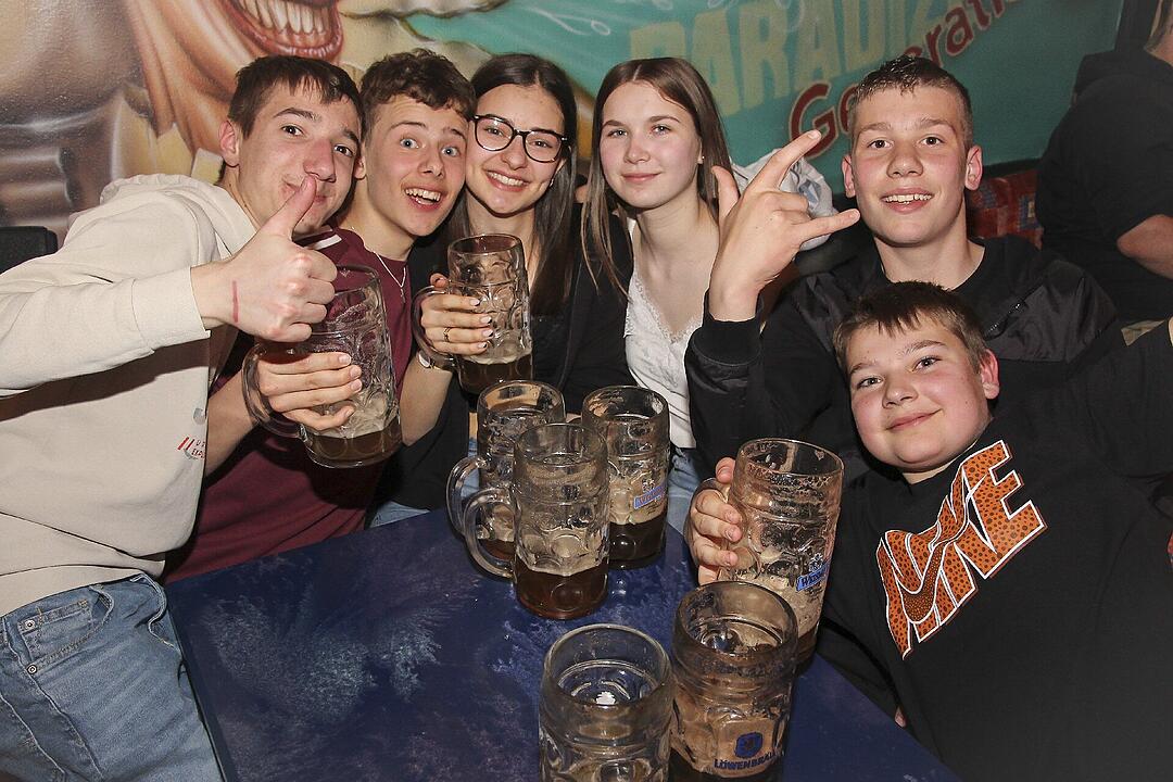 Heavy Volxmusic im Tanzcenter