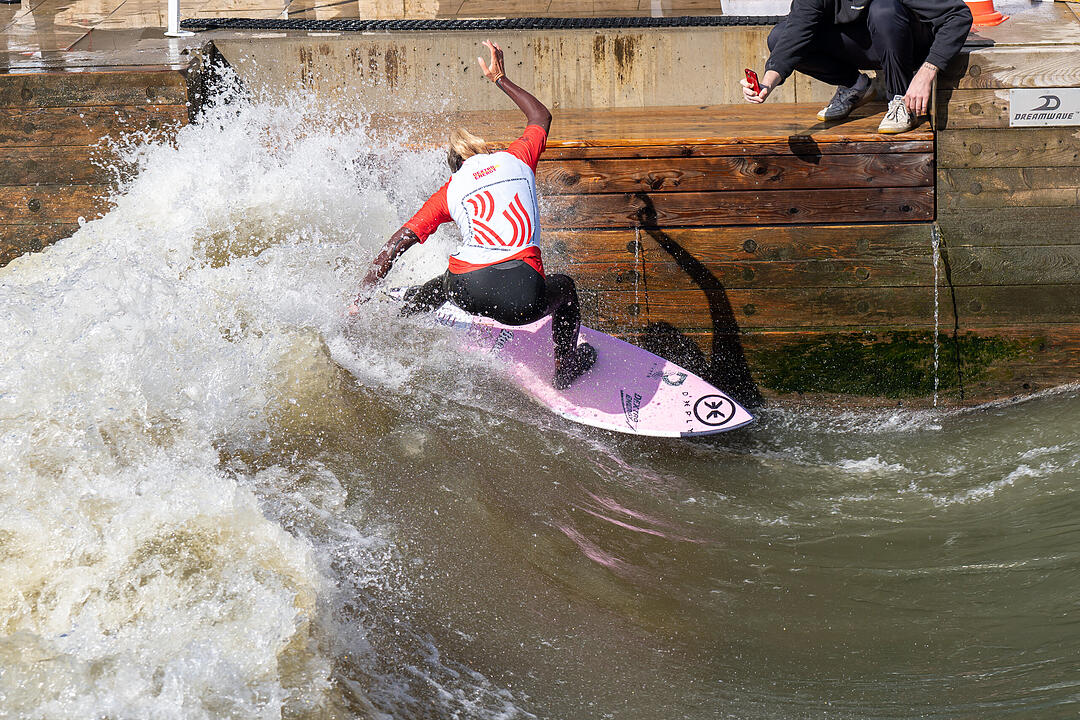 Die Surferwelle mitten in Nürnberg
