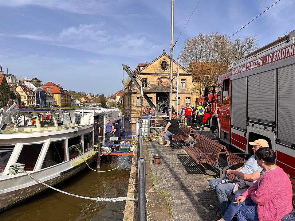 Wasser in Schiff "Stadt Bamberg" stellt Einsatzkräfte vor Rätsel - Ursache gefunden