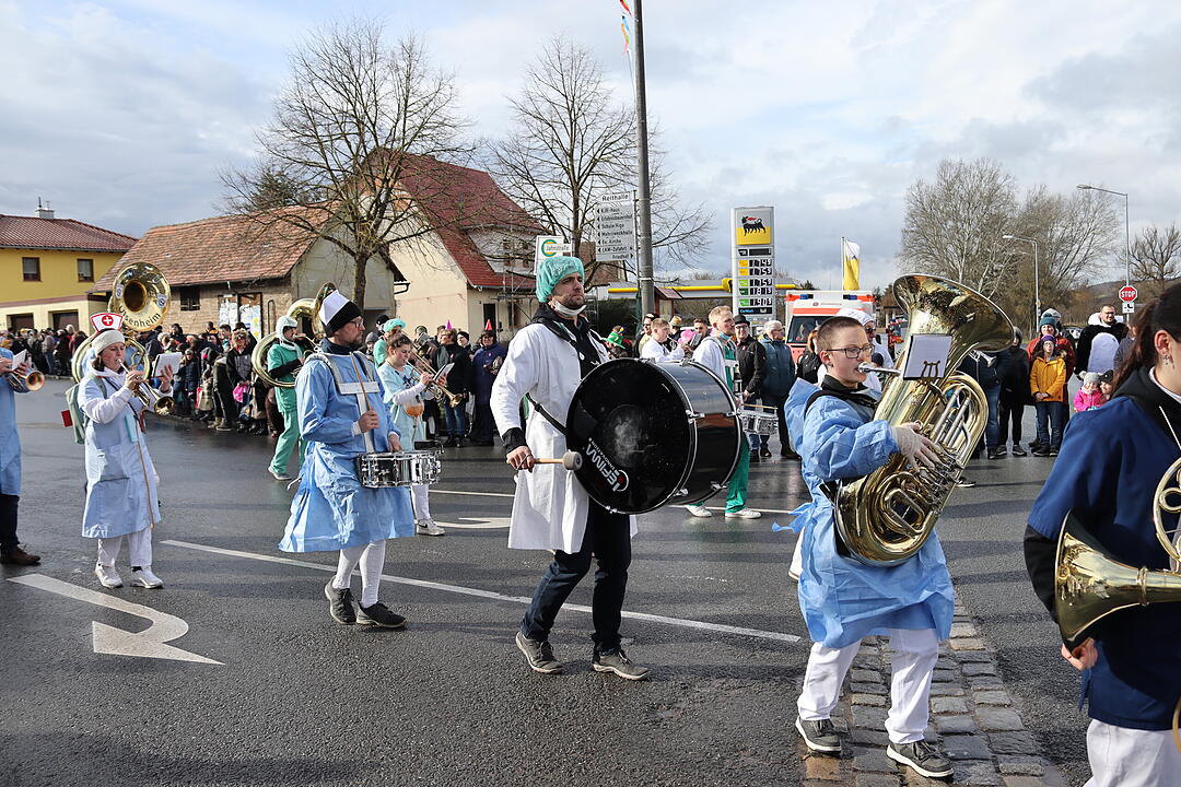 Die Hauptstrasse wurde zur Partymeile