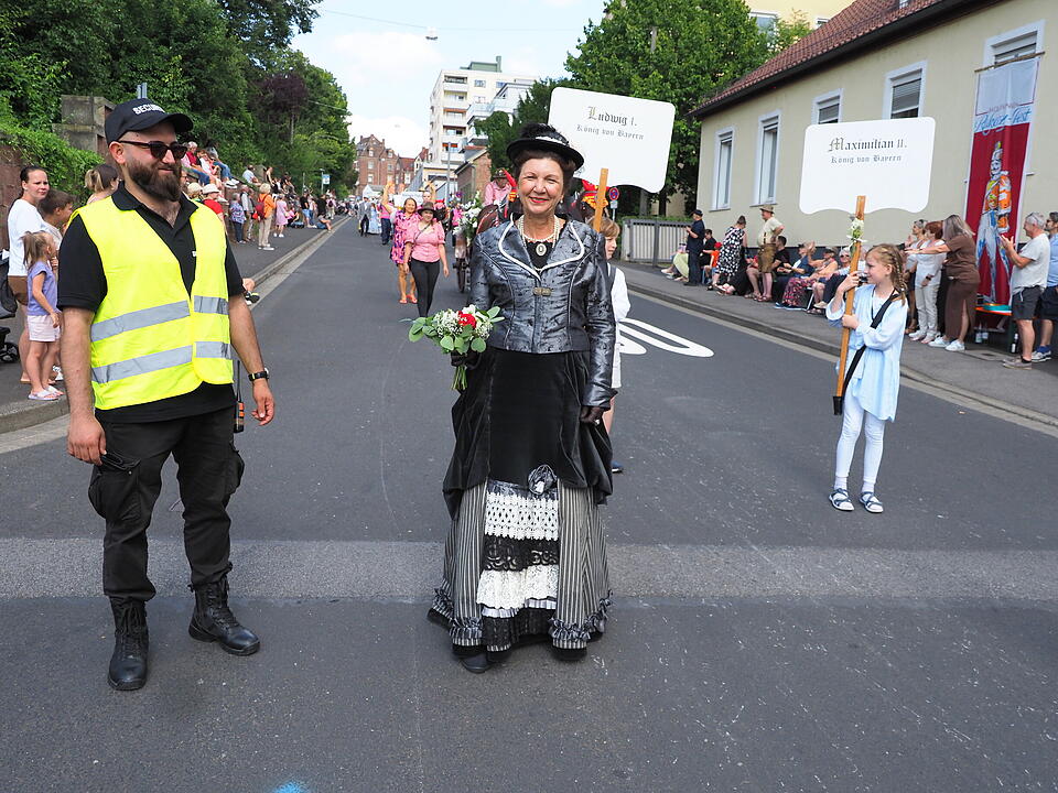 Großer historischer Festzug durch Bad Kissingen!