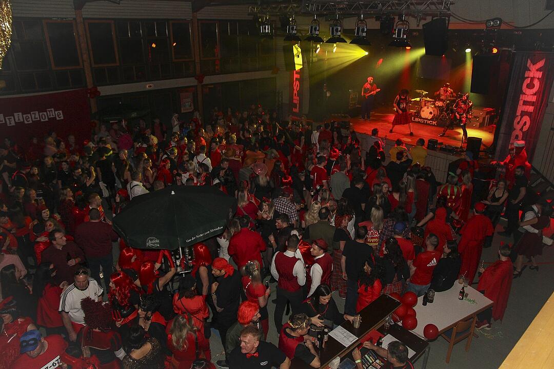 Faschingsparty vom Feinsten in der Stadthalle Stadtsteinach.