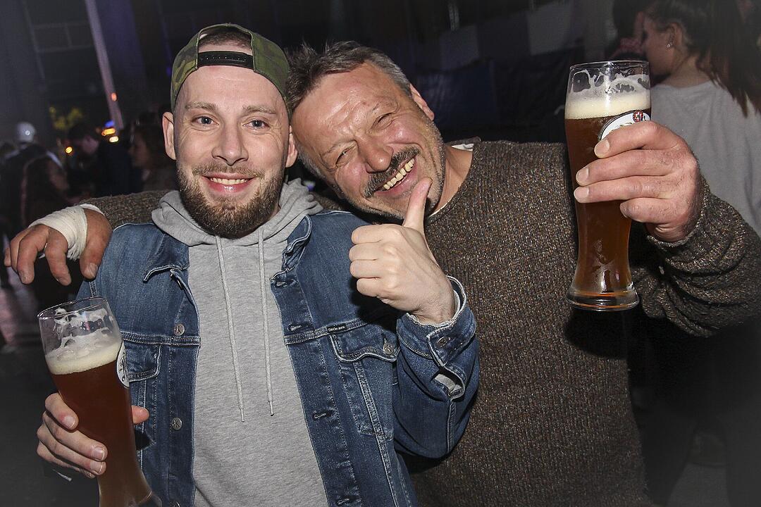 Opening Party mit Ballermann-Größe Peter Wackel