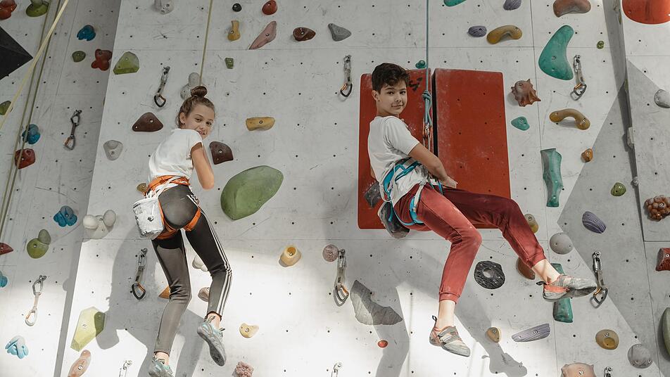 Bouldern ist heute beliebter denn je – bei Männern und Frauen.