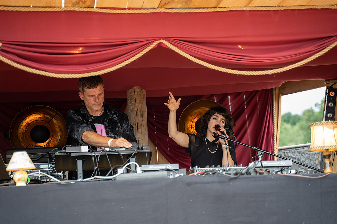 Sommer. Sonne. Tanzen. Techno. Bass!