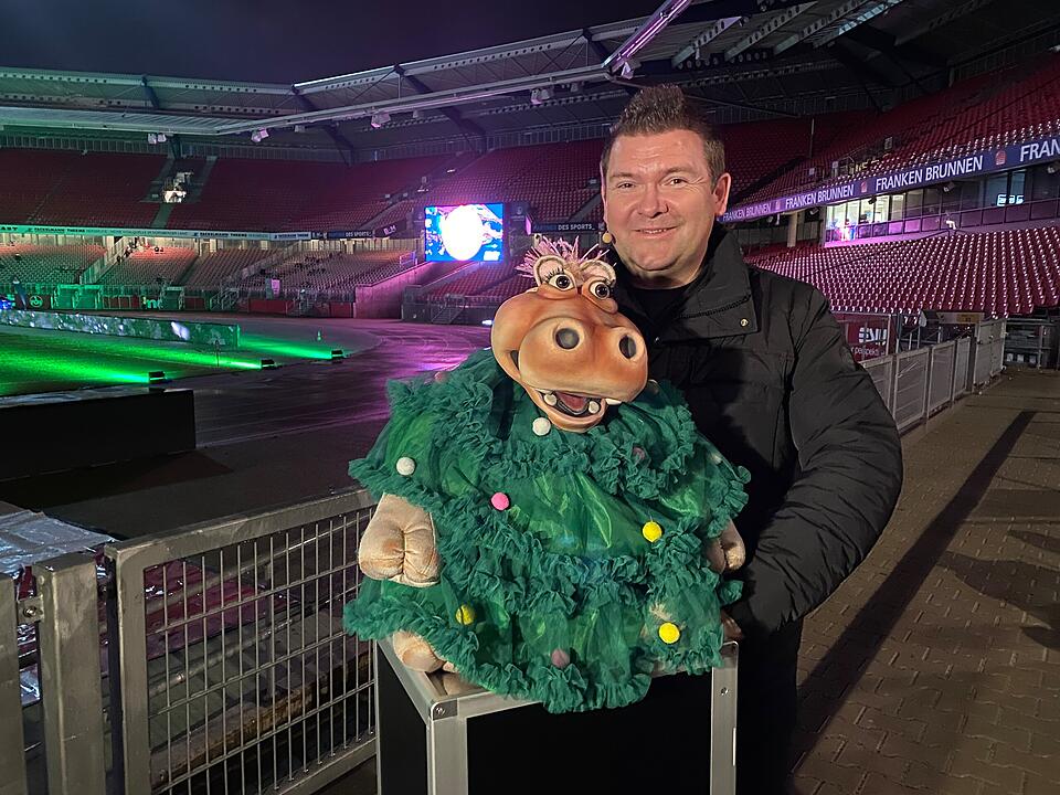 Endlich wieder: Impressionen vom Große Nürnberger Adventssingen 2022 im Max-Morlock-Stadion