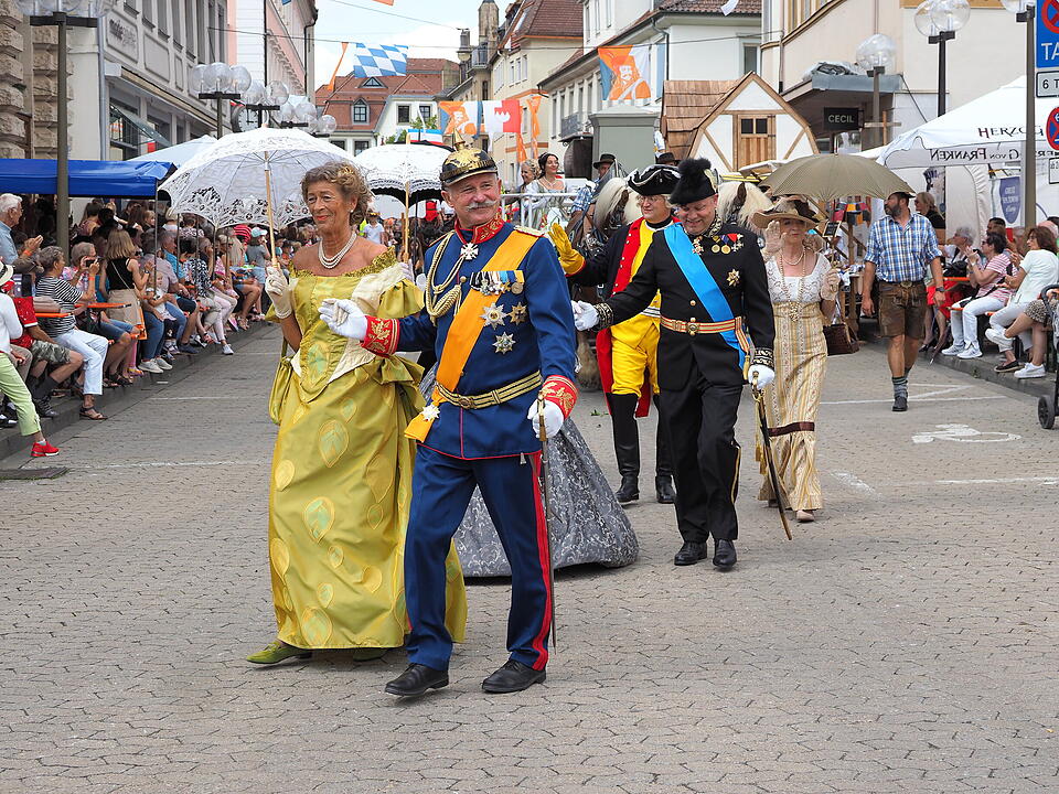 Großer historischer Festzug durch Bad Kissingen!