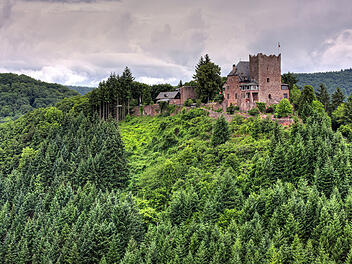 Das bezaubernde Burghotel an der Mosel: Die romantische Burg Arras