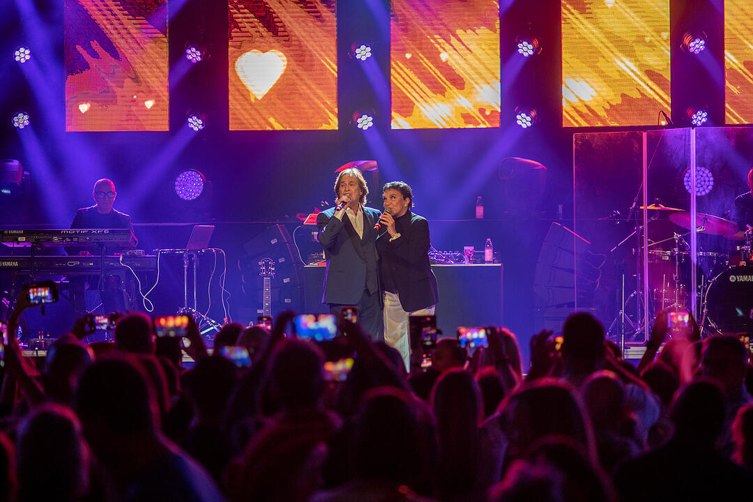 Ricchi e Poveri, Gemelli Diversi, Pino Barone Band, u.v.m.