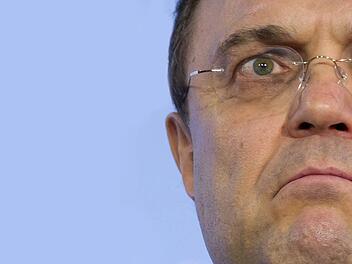 Will seinen Wahlkreis nicht beschneiden lassen - CSU-Bezirkschef Hans-Peter Friedrich  Foto: Brakemeier/dpa