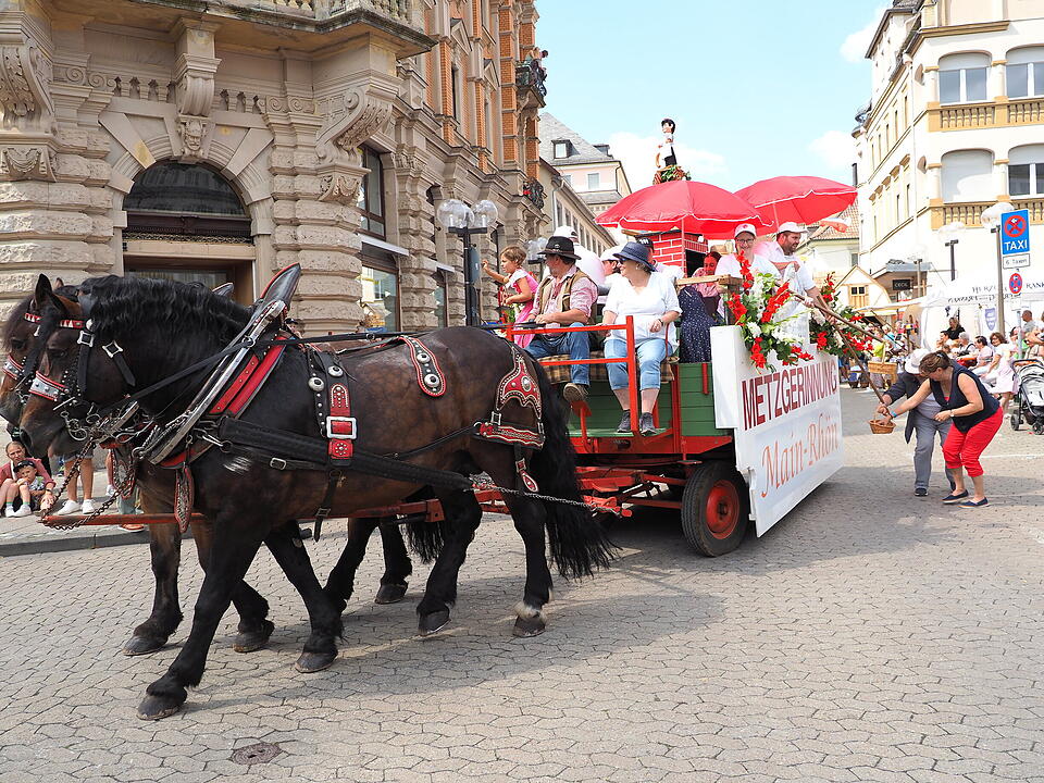 Großer historischer Festzug durch Bad Kissingen!